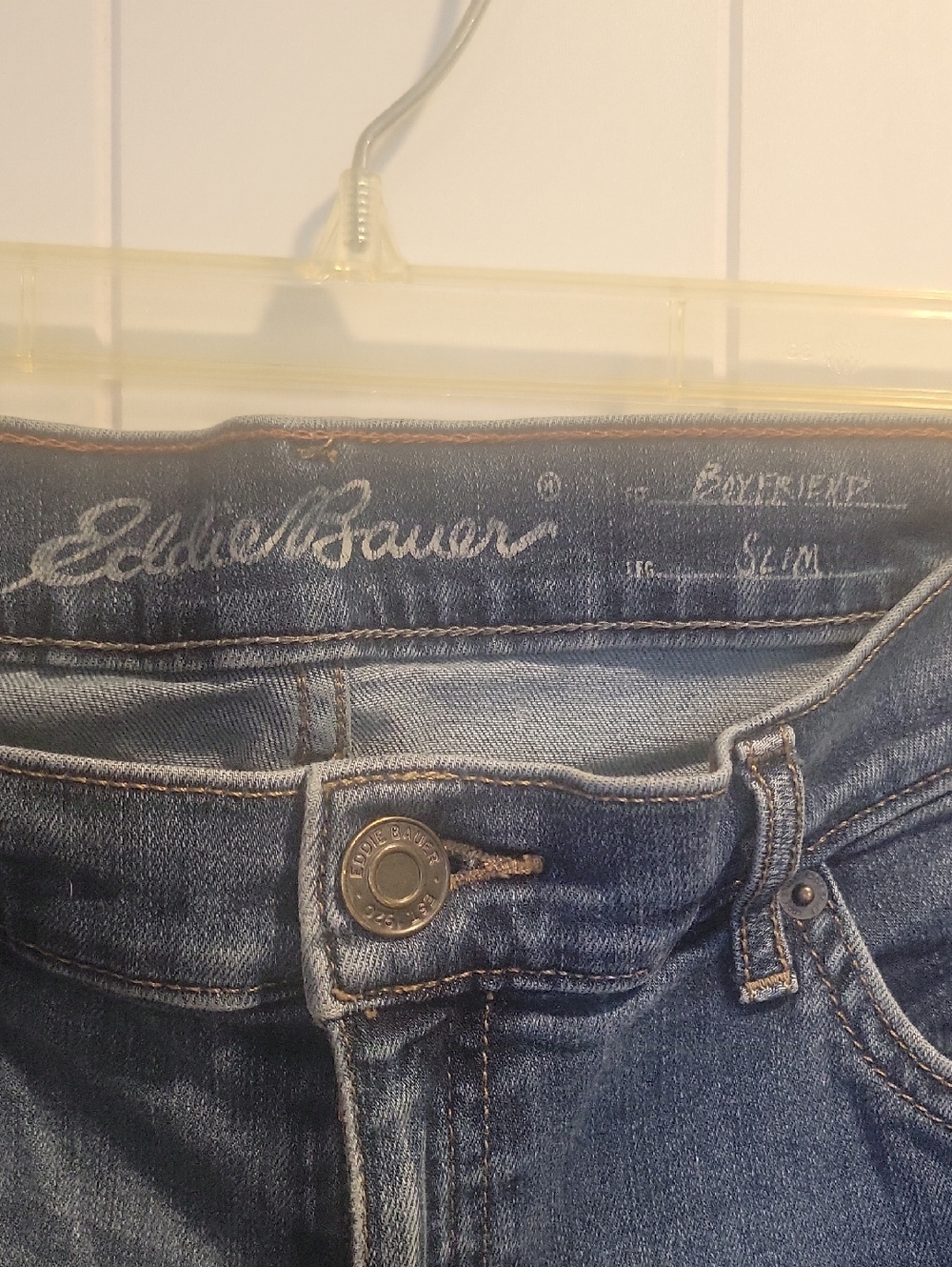 Eddie Bauer Boyfriend Slim Leg Ladies Jeans - Picture 2 of 3